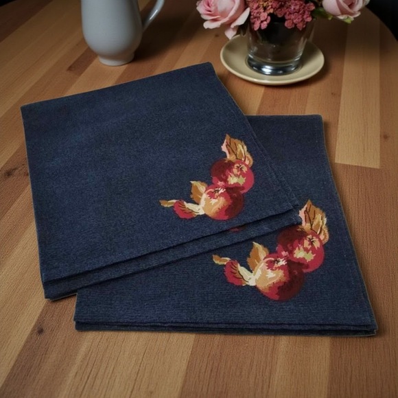 Set of Two NEW 19" Longaberger Square Early Harvest Apples Navy Fabric Napkins - Picture 1 of 7